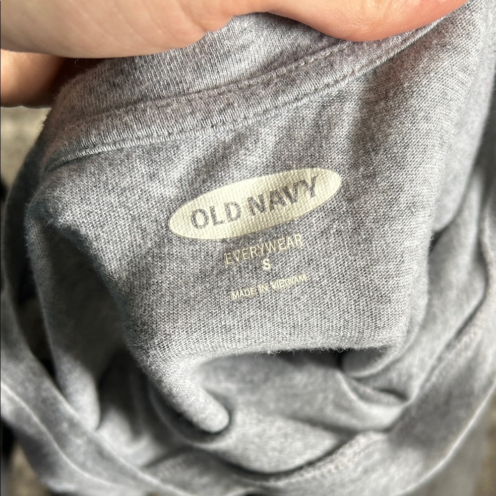 Old Navy Gray Women's Top - Picture 3 of 3